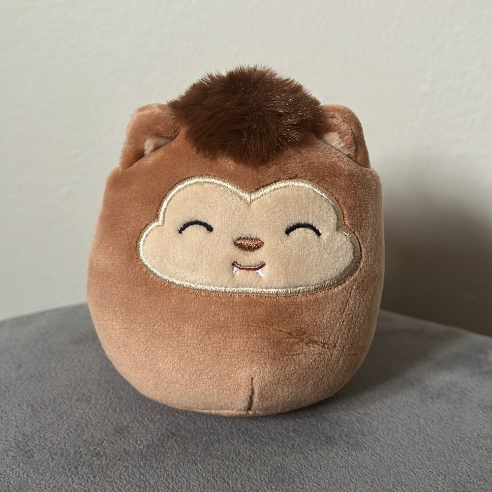 Wade Clip Halloween Squishmallow